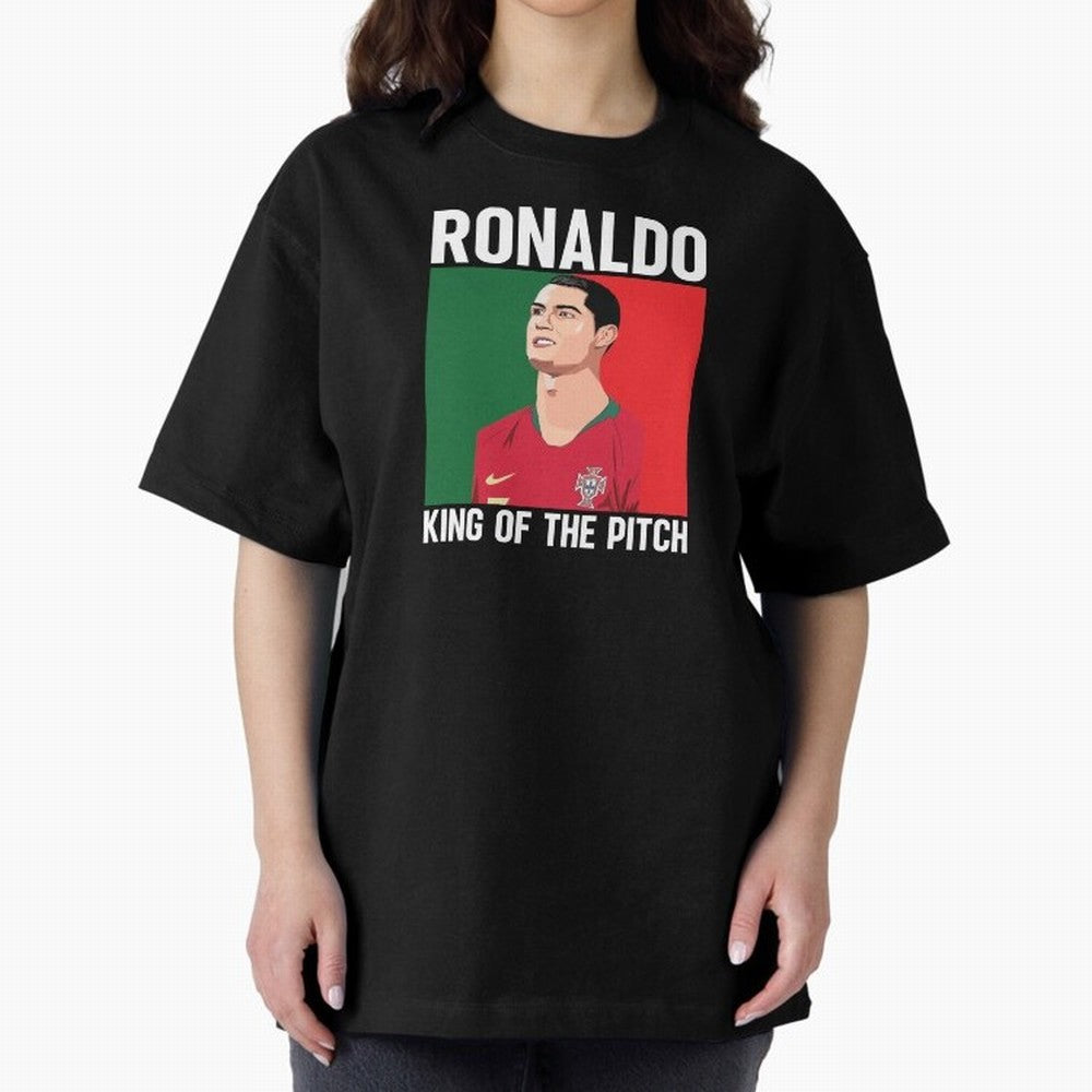 Ronaldo: King Of The Pitch Oversized T-Shirt Feel the Heartbeat of FIFA World Cup 2026 Group Stage Spirit, Connected to Spain and Netherlands, Messi and Cristiano Ronaldo, Championship Spirit, Famous Goals, Roaring Crowds and International Football