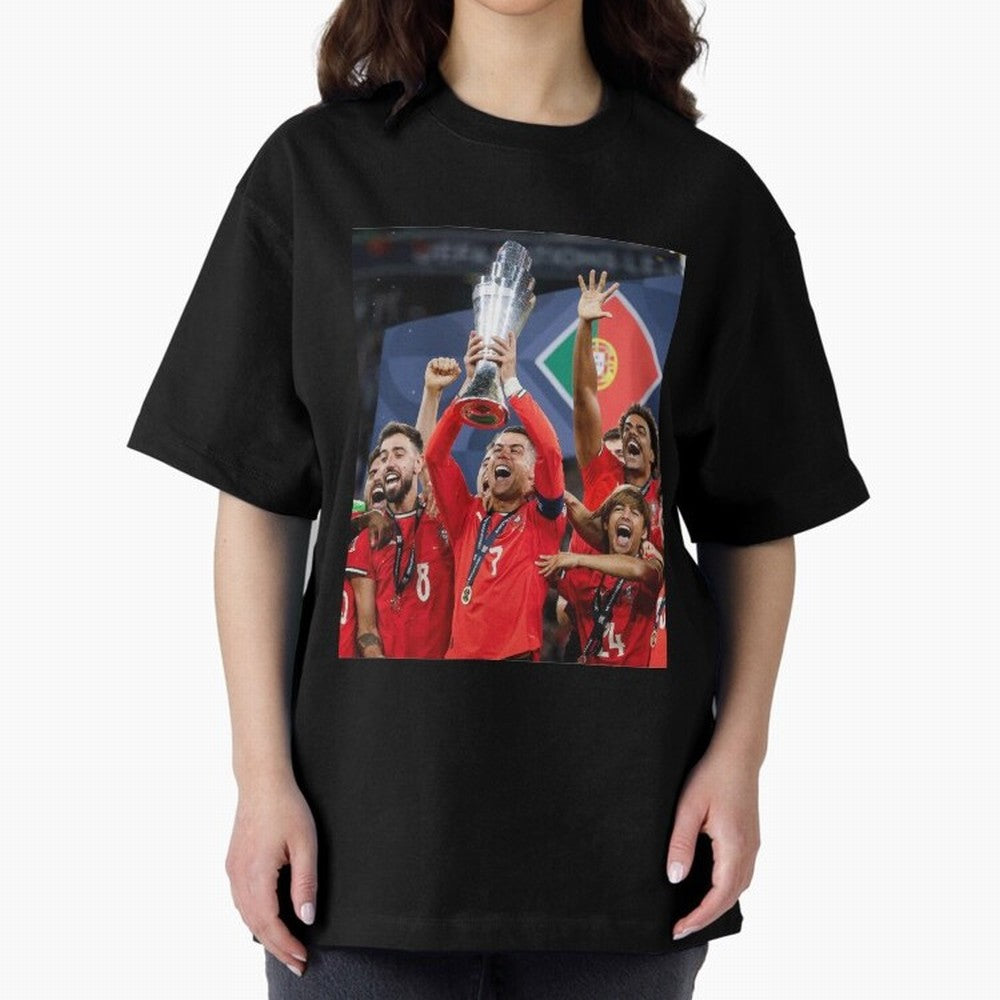 Portugal Football Team | 2025 Champions | Illustration Drawing Oversized T-Shirt Celebrate the FIFA World Cup 2026 Journey through Cristiano Ronaldo, Haaland and CR7 Highlights, Brazil Pride, Retro Football Energy, Iconic Rivalries, Trophy Chase