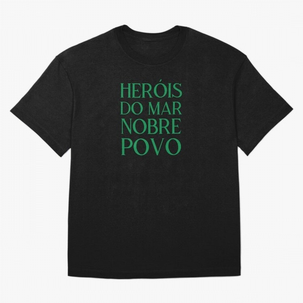 Her¨®is do Mar Nobre Povo green Oversized T-Shirt Show Support during the FIFA World Cup 2026 Group Stage Journey through Haaland Highlights, Spain Pride, Classic Soccer Heritage, Championship Pressure, Fan Loyalty and International Pride; Created