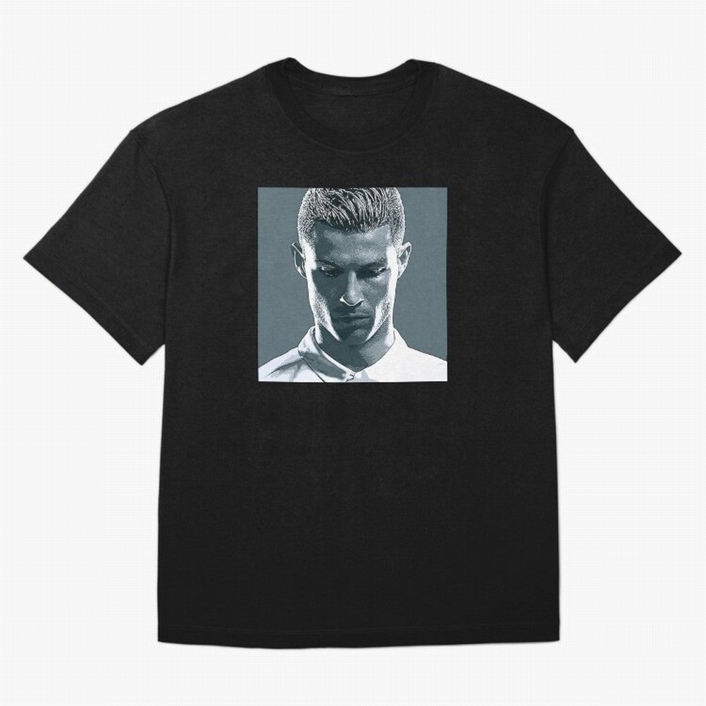 Ronaldo Portrait Oversized T-Shirt Show Fan Pride Across Global Football Passion for FIFA World Cup 2026, with CR7, Argentina, Football History, Final Match Energy, Crowd Noise and Once in a Lifetime Moments; Ideal for Fans Who Follow Messi,