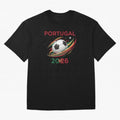 Camiseta Portugal 2026 - Bola de Futebol e Design Galo de Barcelos. Oversized T-Shirt Show Championship Spirit for FIFA World Cup 2026 Capturing CR7, Brazil Energy, Championship Spirit, Famous Goals, Roaring Crowds and International Football Unity;