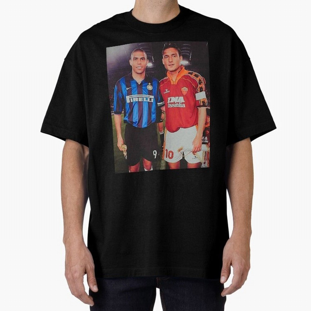 Clash of Class. Francesco Totti and Ronaldo Nazario sometime in the 90s. Oversized T-Shirt Back Your Heroes with FIFA World Cup 2026 for Fans of Cristiano Ronaldo, Haaland and CR7 and France, Bringing Stadium Memories, Football Loyalty,