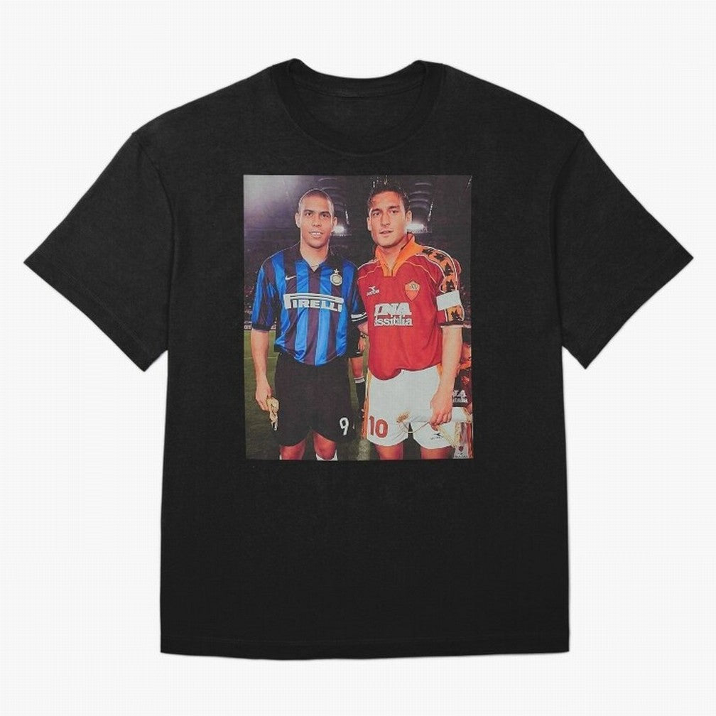 Clash of Class. Francesco Totti and Ronaldo Nazario sometime in the 90s. Oversized T-Shirt Back Your Heroes with FIFA World Cup 2026 for Fans of Cristiano Ronaldo, Haaland and CR7 and France, Bringing Stadium Memories, Football Loyalty,