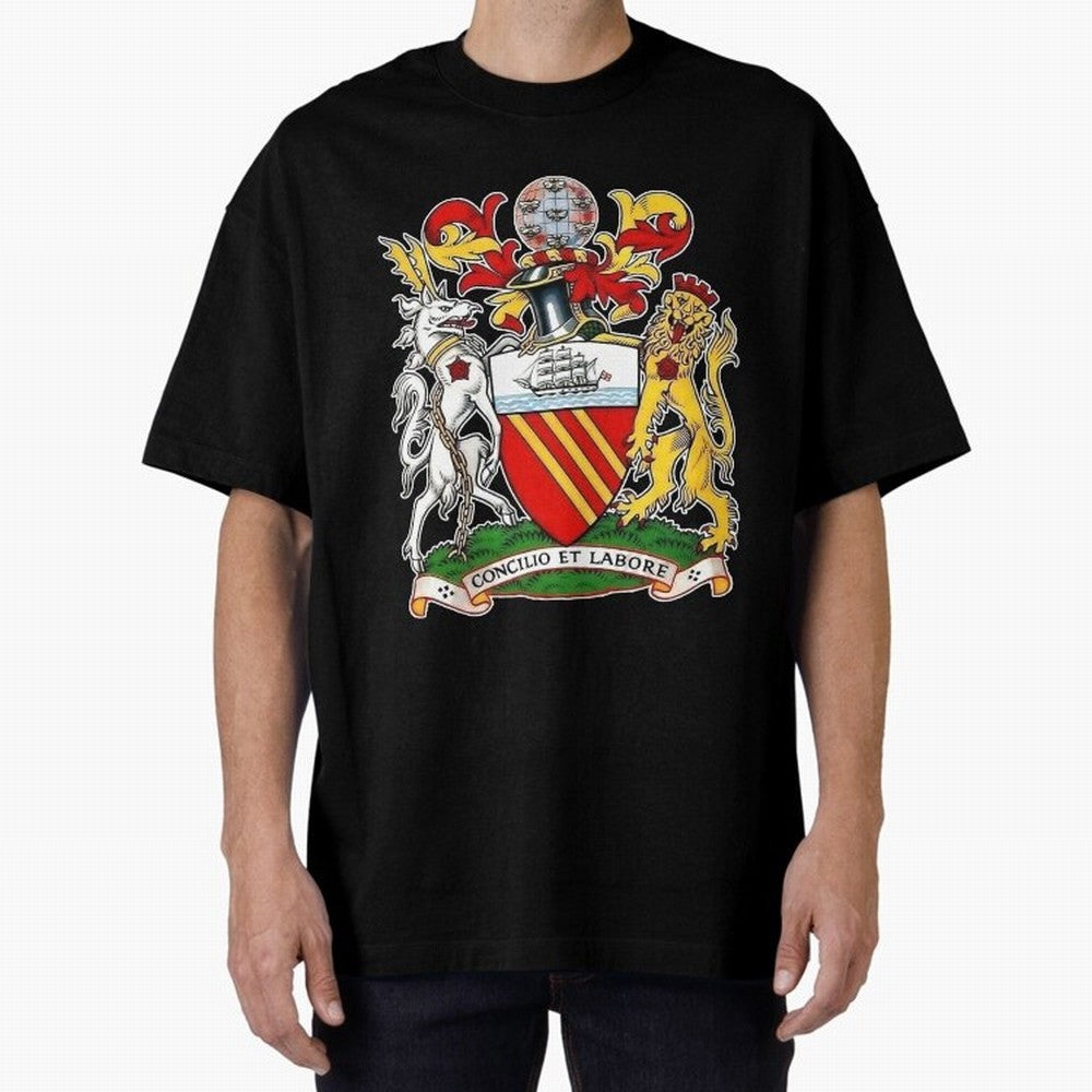 1902 -1960 The First UNITED Crest Large Oversized T-Shirt Fuel Your Fan Pride for FIFA World Cup 2026 Spirit, Built around Brazil, Haaland, Soccer Culture, Superstar Moments, National Team Dreams and Competitive Fire; Perfect for Supporters Who