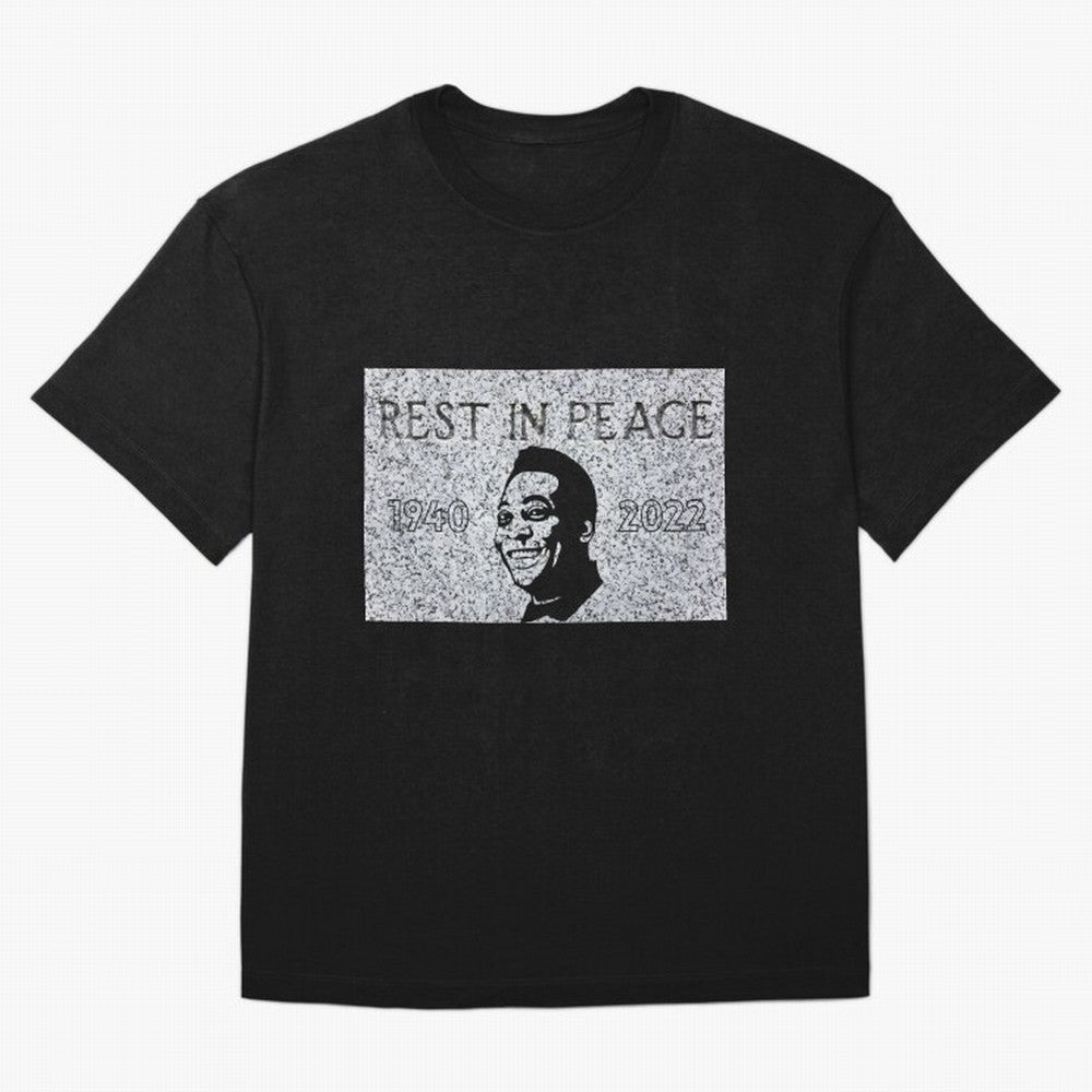 RIP Pel¨¦, 1940-2022 Oversized T-Shirt Embrace Global Football Passion for FIFA World Cup 2026, Capturing Mbappe and Neymar, Brazil, Portugal and Argentina, Retro Football Energy, Iconic Rivalries, Trophy Chase Drama and Stadium Atmosphere; Great